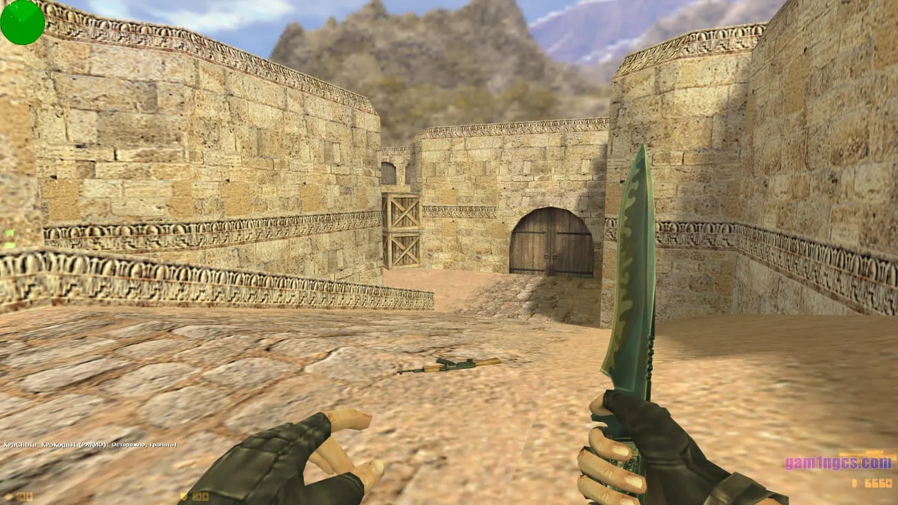 Ніж у руках гравця CS 1.6 на карті Dust2